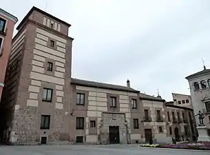 Casa de los Lujanes&nbsp;[es]