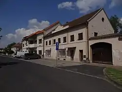 Míru Square