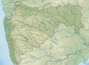 Devkund Waterfalls is located in Maharashtra