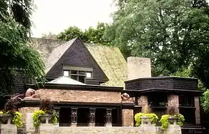 Image 20A street view of the Frank Lloyd Wright Home and Studio in Oak Park. Wright built the house in 1889 and added the Studio and Connecting Corridor in 1898. The Frank Lloyd Wright Preservation Trust has restored the property to its appearance in 1909, the last year the architect lived there with his family. Photo credit: User:Banewson (from Portal:Illinois/Selected picture)