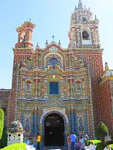 Azulejos of the facade made between 1650 and 1750 with Talavera pottery. Church of San Francisco Acatepec in San Andrés Cholula, Mexico.
